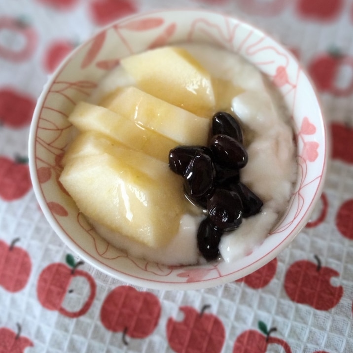 りんごと黒豆のはちみつヨーグルト◇